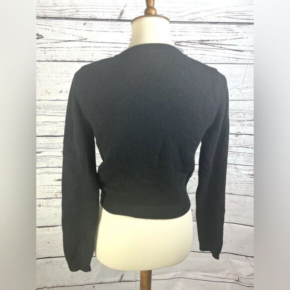 Forever 21 Black Cropped Sweater - Picture 3 of 4